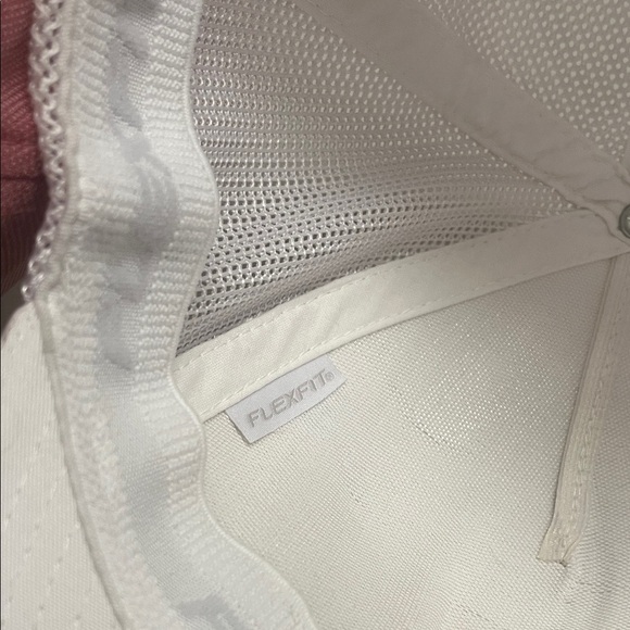 Travis Mathew Pink & White Men’s Fitted ball Caps size L / XL - Picture 14 of 16